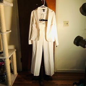 White 2-piece Maurices pant suit
